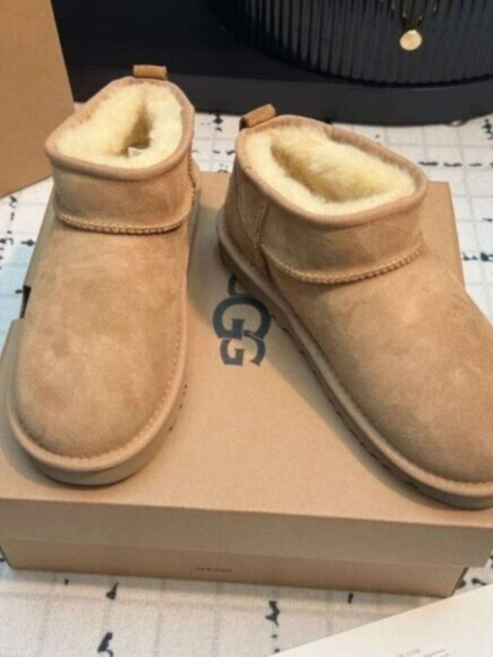 UGG Classic Ultra Mini Chestnut - Picture 5 of 7